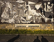 Zdroj obrázku: http://cs.wikipedia.org/wiki/Guernica_(obraz)